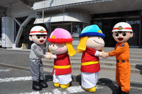 大阪市消防局北消防署の敏（びん）ちゃんと明（めい）ちゃんが本消防組合を訪れました！